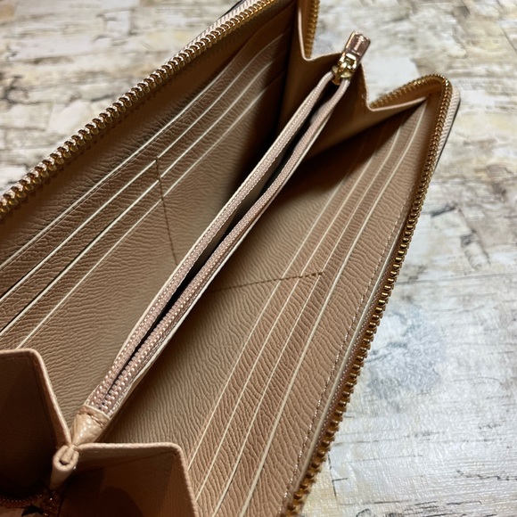 Coach wallet - like new! - Picture 6 of 7